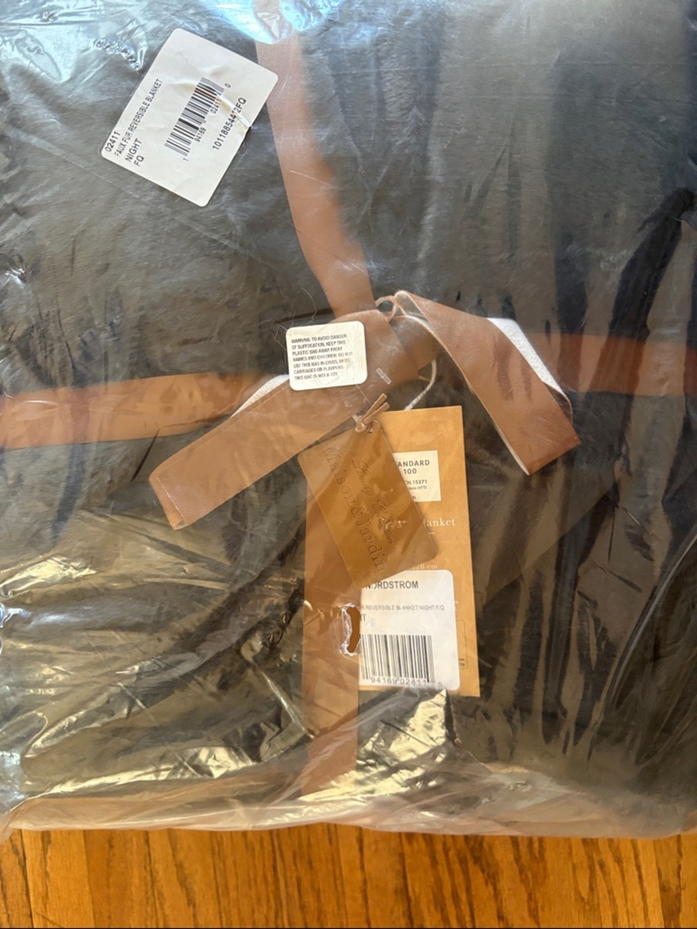 Nordstrom Reversible Queen size Blanket - Black/Copper